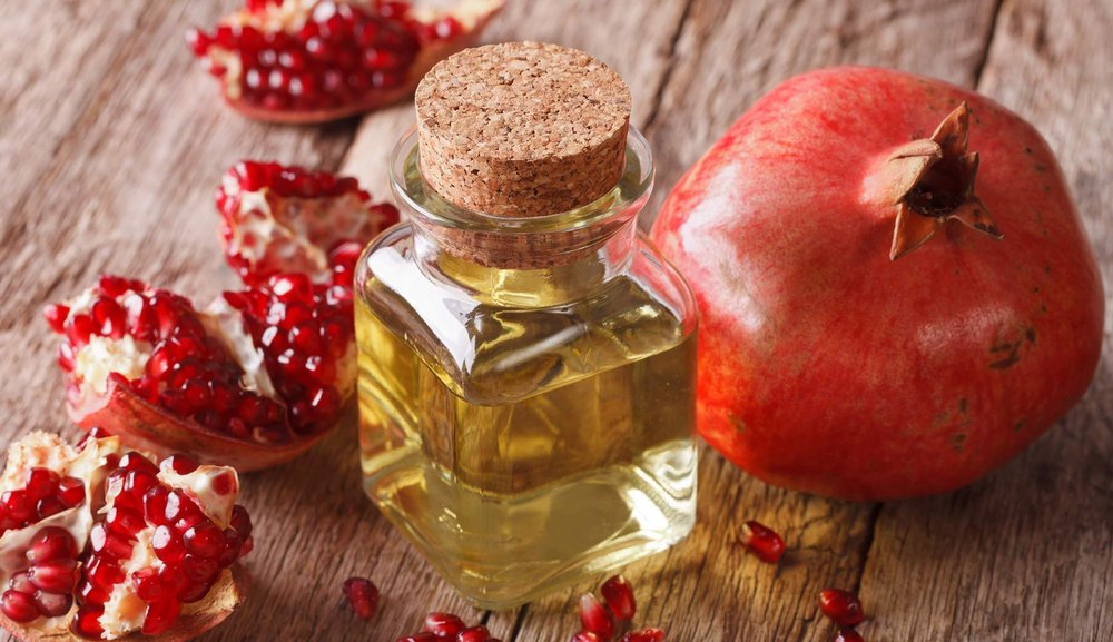 Pomegranate Seed Oil, Packaging Size: 50 Ml To 50 Liter