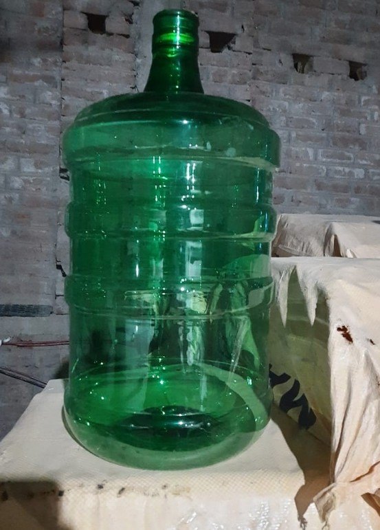 ME Green Water Dispenser Bottle, Capacity: 18 L