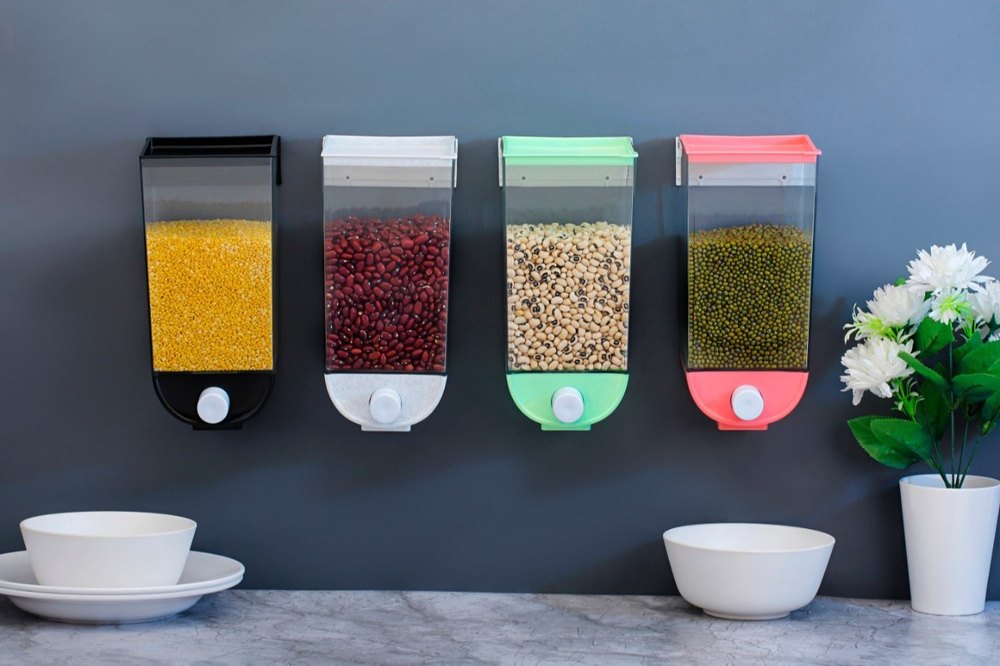 Wall Mounted Plastic Push Button Storage Containers For Kitchen, Packaging Type: Box, Capacity: 1500 ml