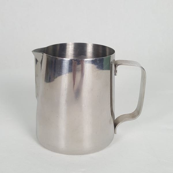 Round Stainless Steel Jug and Jars, Material Grade: 304 & 316, Capacity: 0.5 To 5 Liter