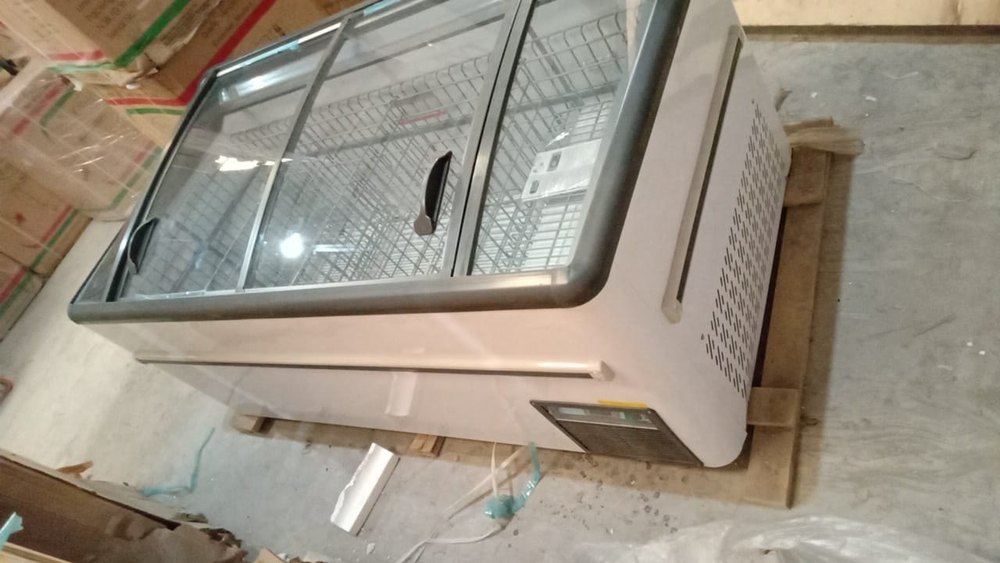 Commercial Island Display Freezer, Number of Basket: 4, Refrigerant Used: R134A