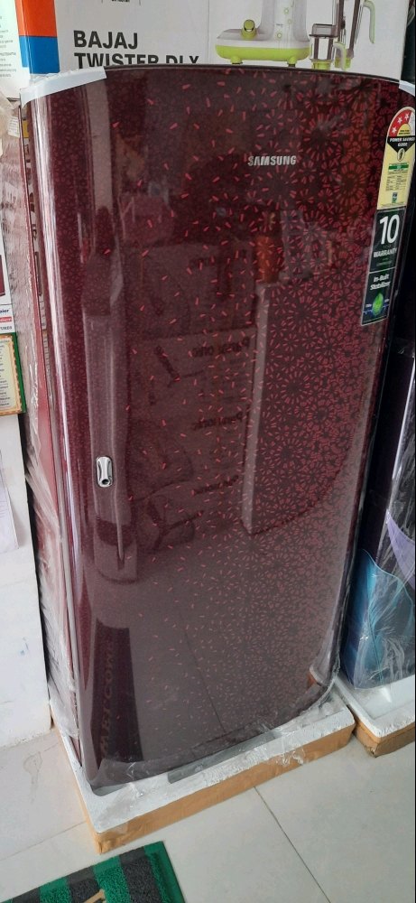 Maroon Samsung Refrigerator, Single Door, Capacity: Above 500 L