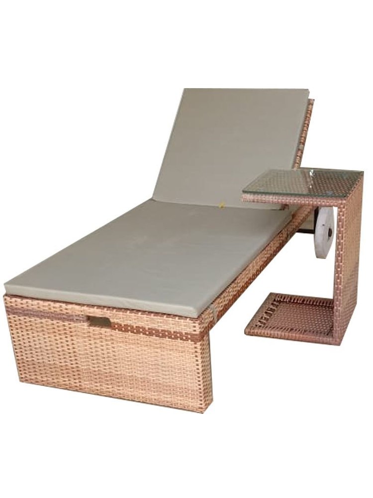 Mild Steel 110 Kg Wicker Sun Lounger