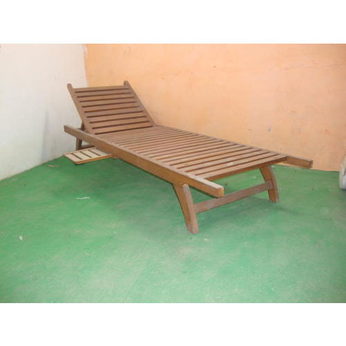 Wooden Poolside Sun Lounger, Size: Standard