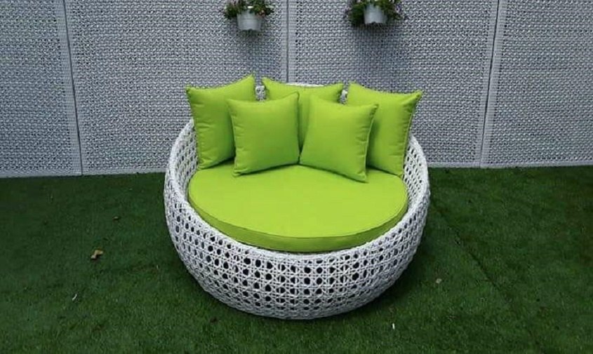 Full Size Wicker Day Bed