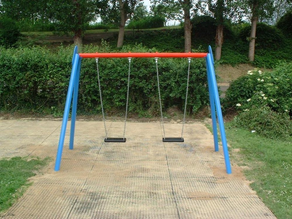 Modern Plastic FRP Garden Swing, Seating Capacity: 2 Seater