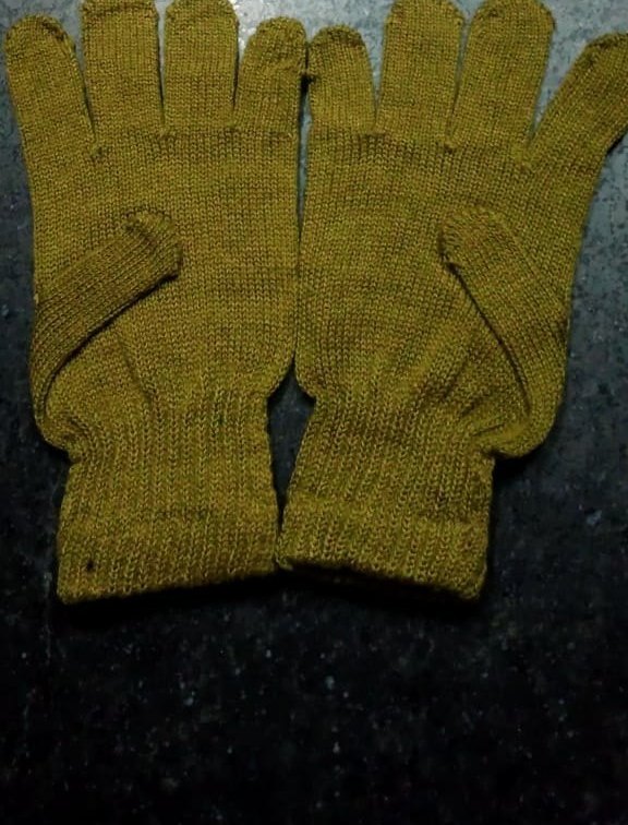 WOOLEN KNITTED HAND GLOVES