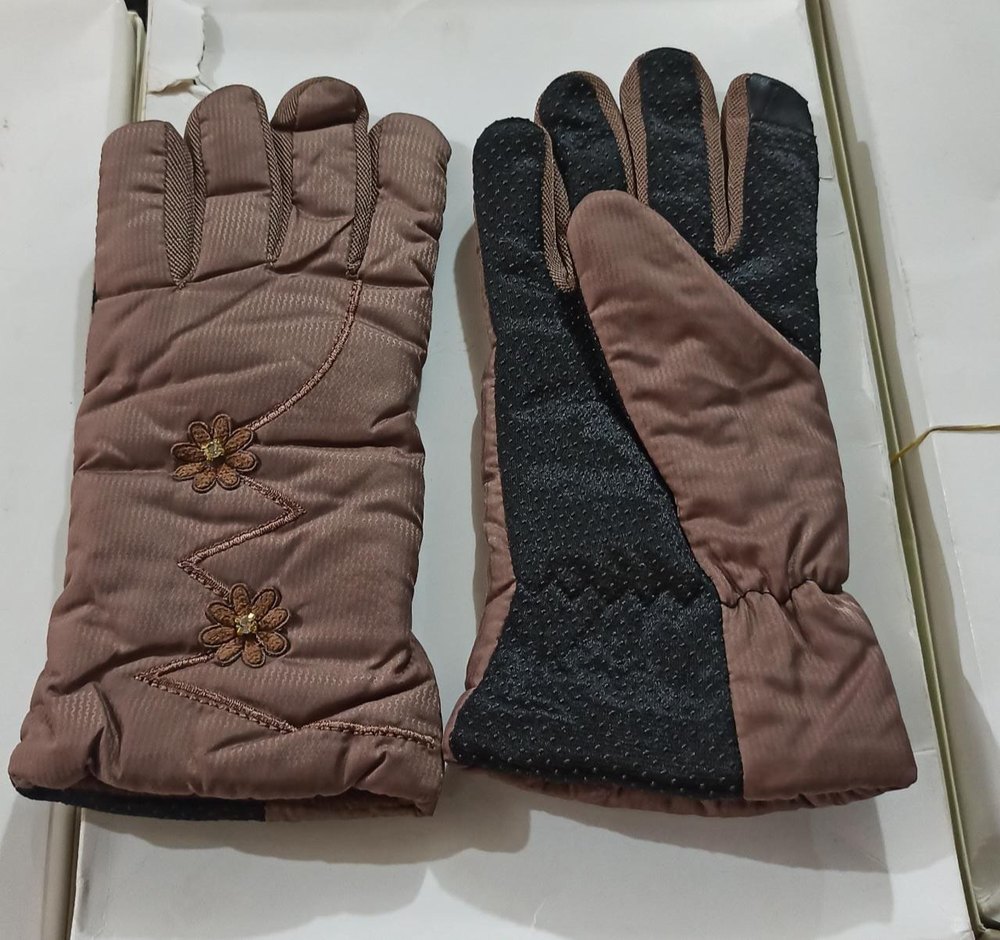 Winter gloves for Girls and Women & with faux fur on the inner side