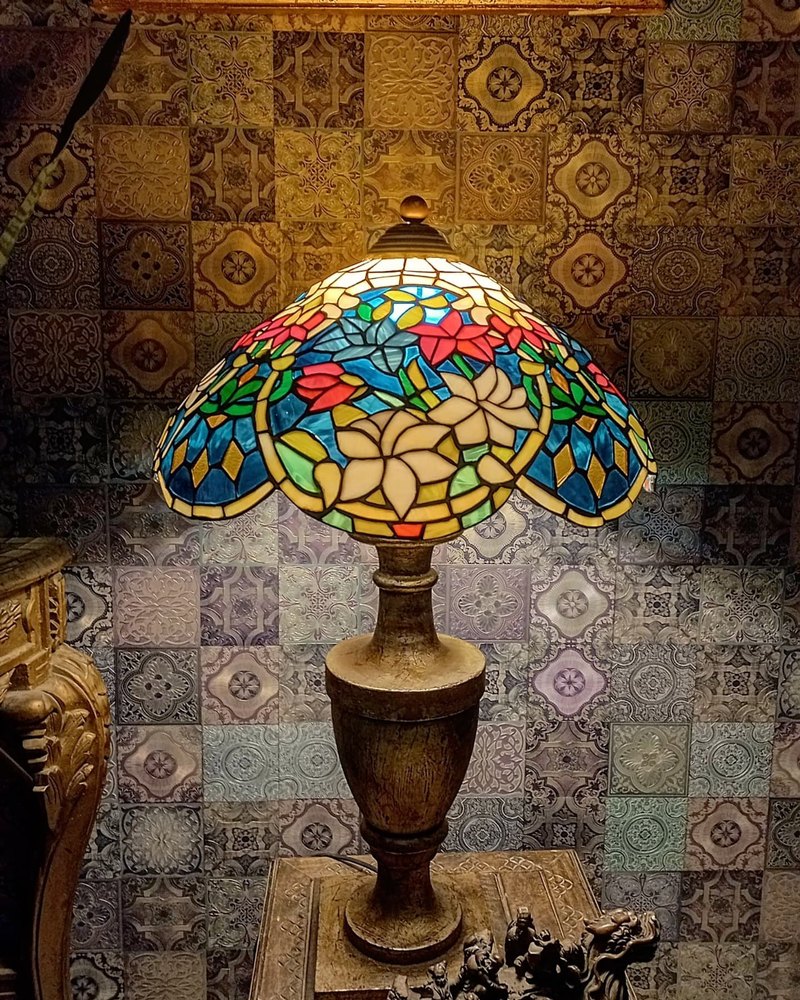 Stained Glass Tiffany Style Table Lamp