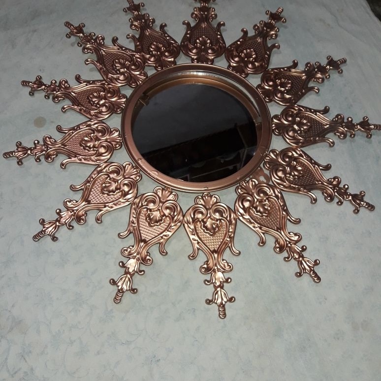 Polished Brass Decorative Wall Mirror, Shape: Round