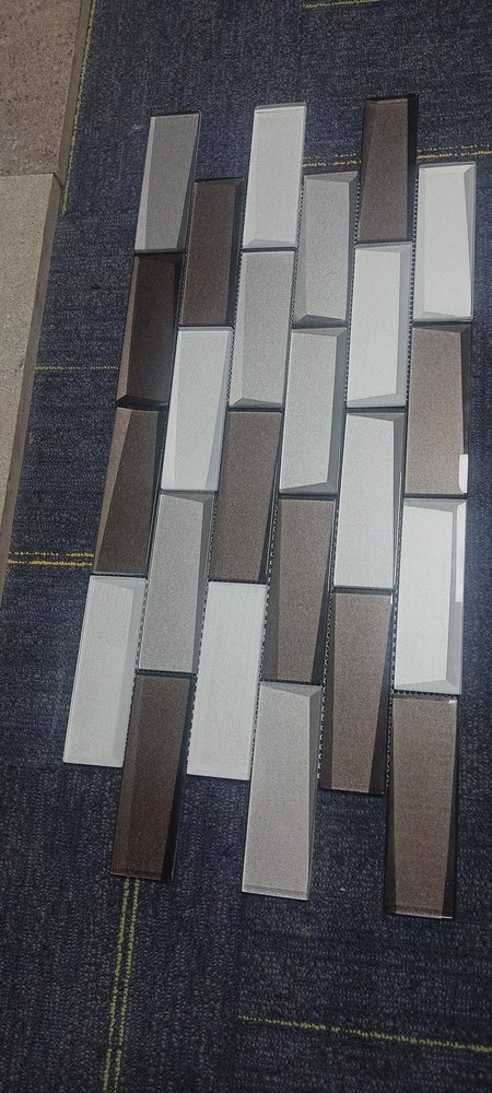 Wall Tile Grey White Glass Mosaic Highlighters Tiles, Thickness: 8 - 10 mm, Size: Large