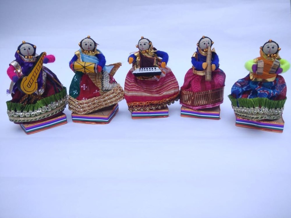 Indoor Cloth And Wood Rajasthani Musician Set , Rajasthani Dolls , Musician Dolls For Decor, For Decoration, Size: 4.5 Inch