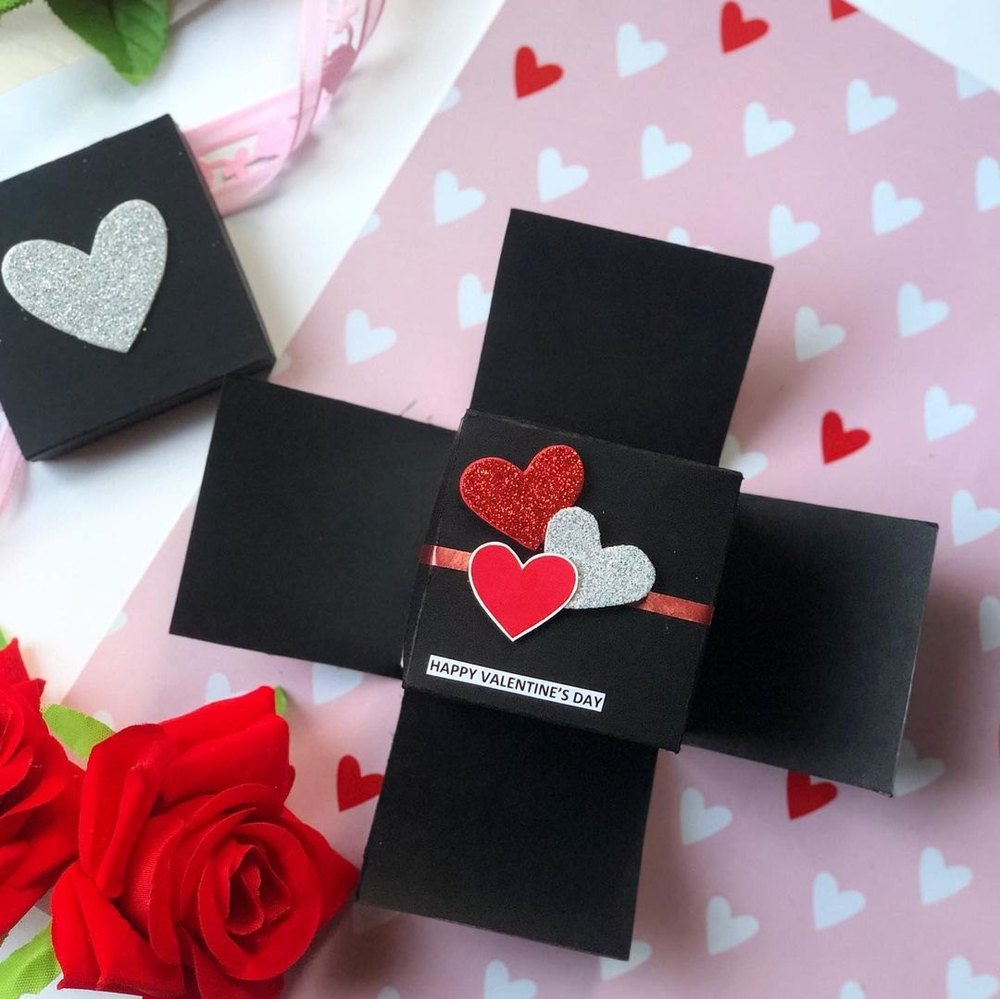 Paper Square Valentine\'s Infinity Box For Gifting