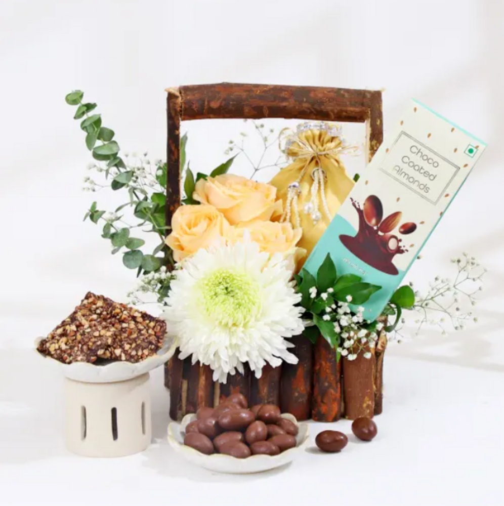 Natural Rubber Wood Holiday Gift Basket, For Commercial Use, Size/Dimension: 7*7*9 Inches