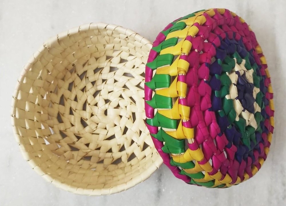 Natural Palm Leaf Handmade Round Box Palm Leaf Basket, Size/Dimension: Dimension 16 Dia X 10 Cms img