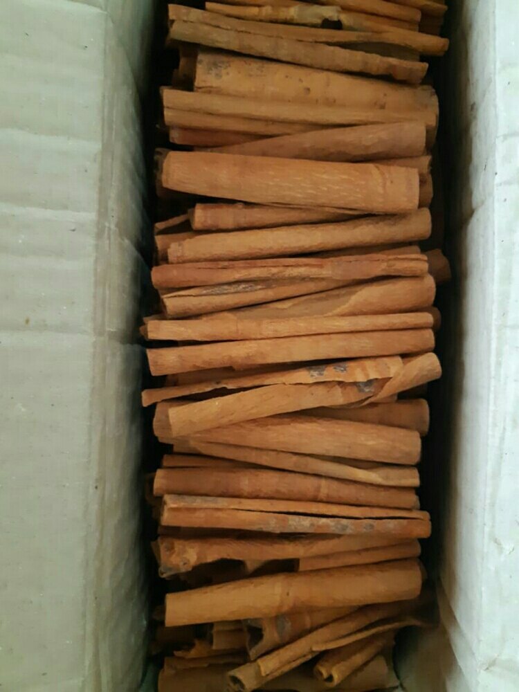 Cinnamon / Casia Roll, For Spices, Packaging Type: 5 Kg Boxes img