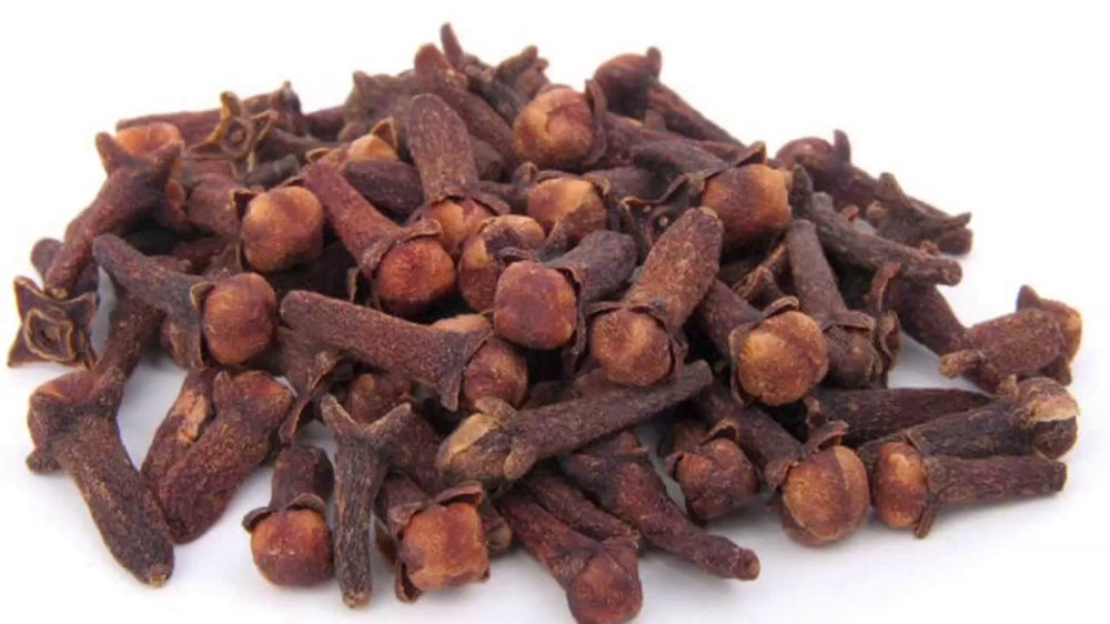 Natural Whole Clove Spice, Packaging Size: 50 Kg