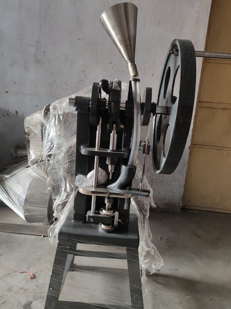 Hand Operated Tablet Machine, Automation Grade: Manual, Capacity: 250mg