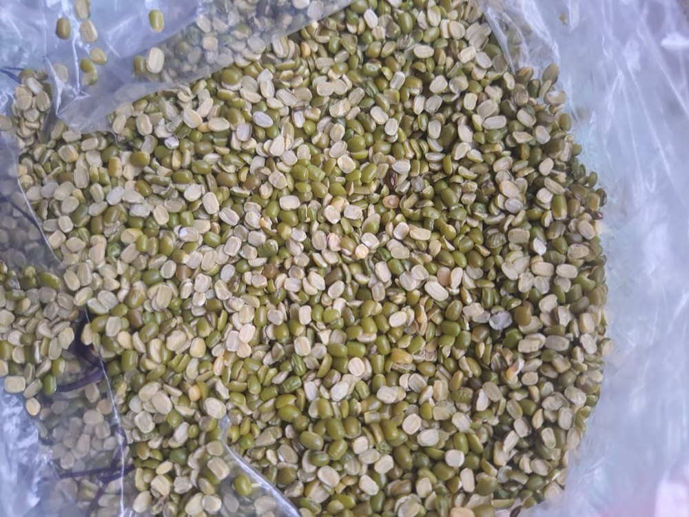 Green Organic Moong Chilka Dal, High in Protein, Packaging Size: Loose