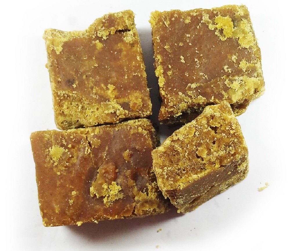 Cubes Refined Cardamom Gud Jaggery