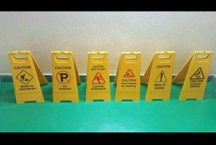 Triangle Yellow Wet Floor Caution Stand, For Hospital, Dimension: 500 MM