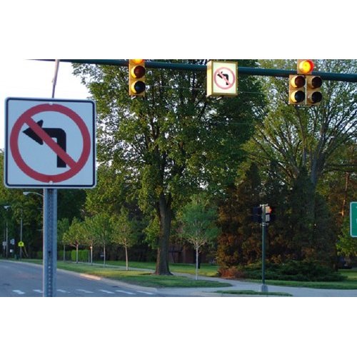 White And Red Aluminium Reflective Warning Traffic Sign Board, For Road Safety, Thickness: 3 Mm