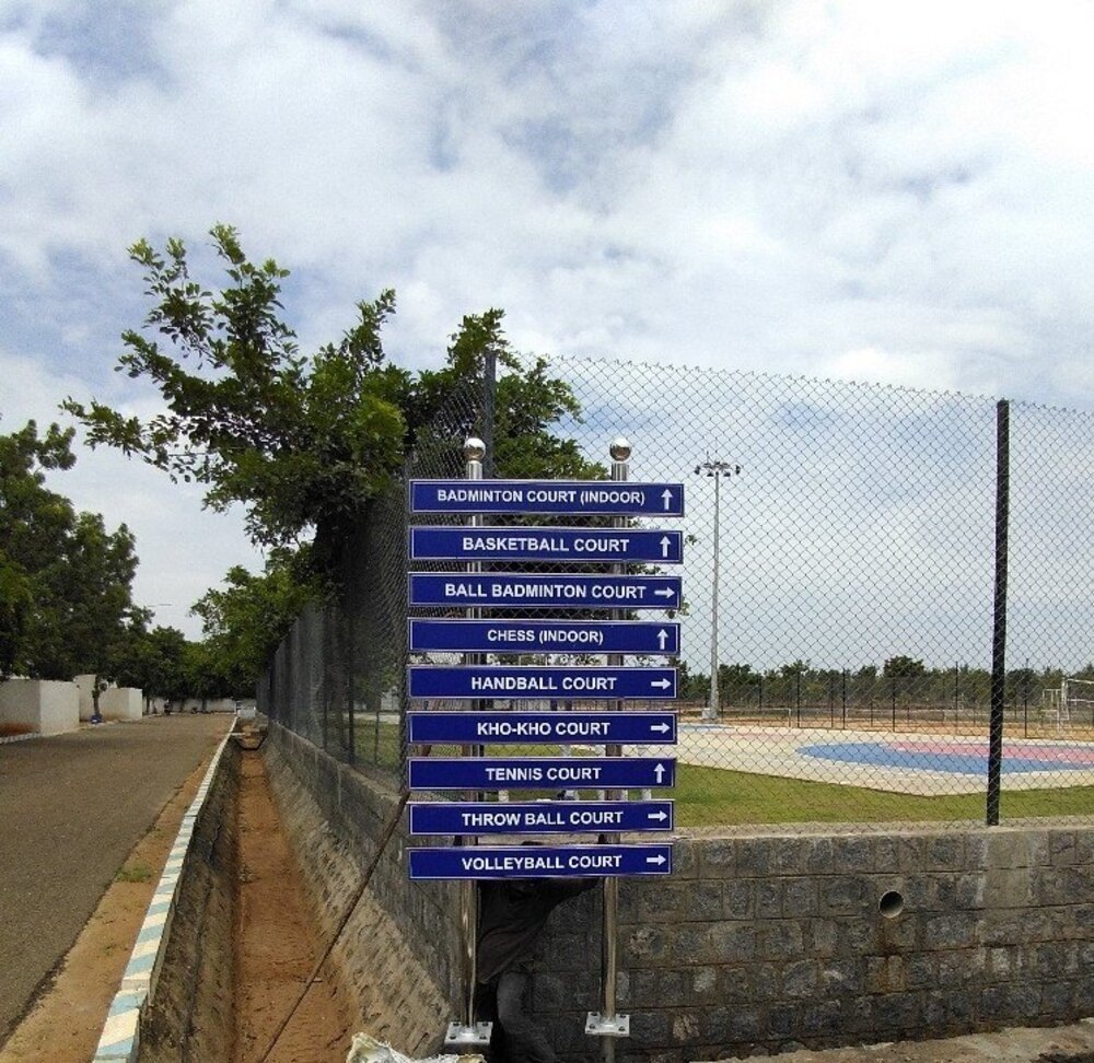 Blue Aluminium Direction Sign Boards, For Sports