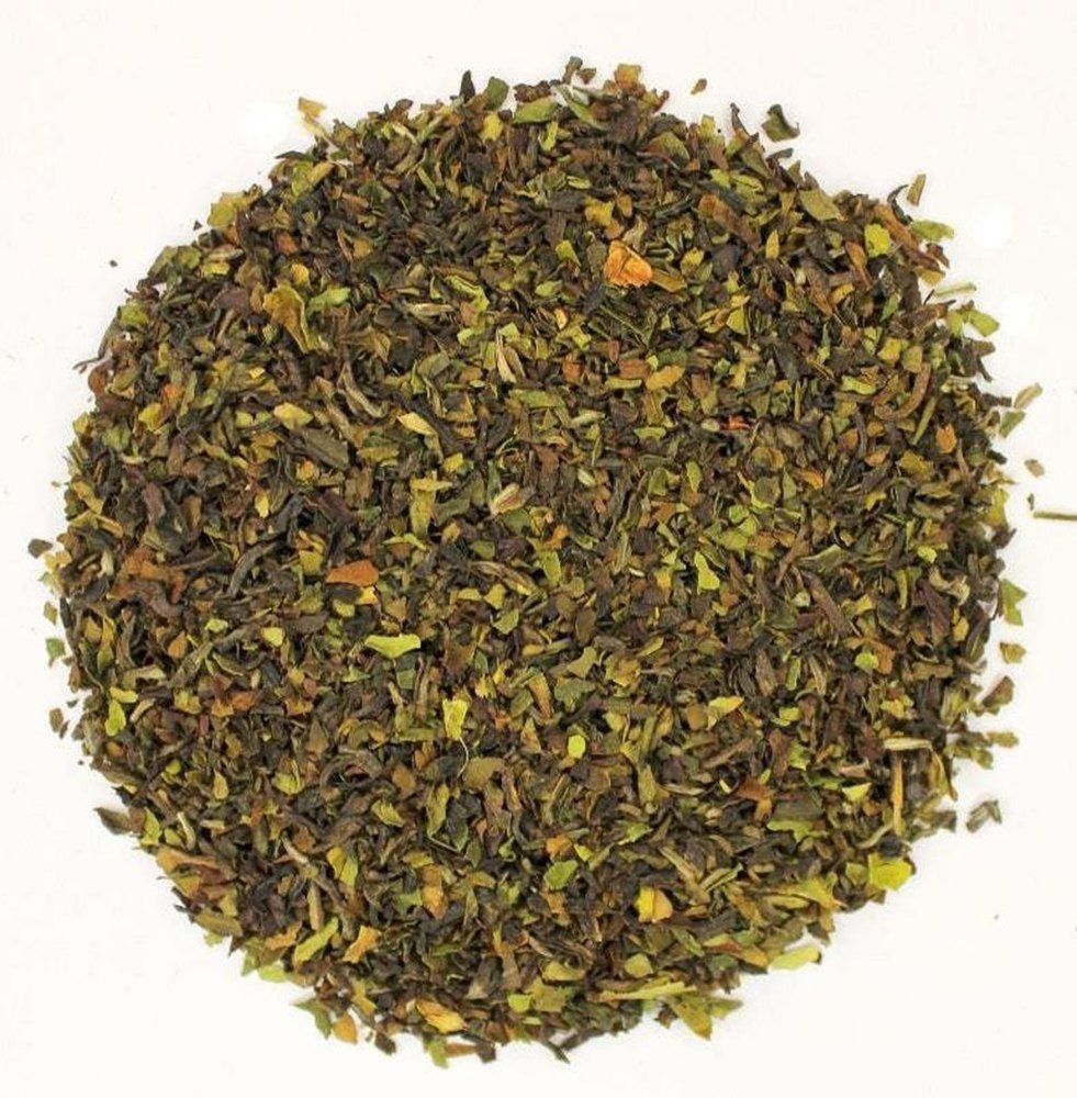 Zyanna Gold Darjeeling Tea Fanning