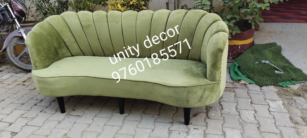 Wedding Guest Sofa, Size: 63 Inches Internal