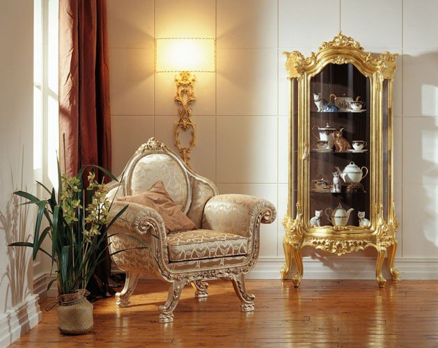 Modern Golden Wooden carved maharaja chair, Size: 22inch