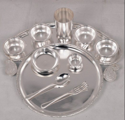 Plain Silver Serving Plate, Round