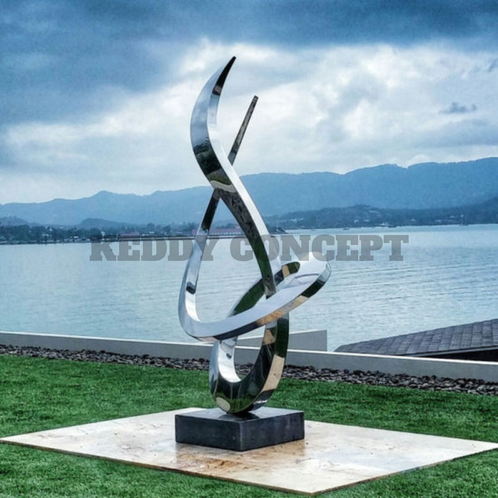 Silver Steel Sculpture, For Exterior Decor, Size/Dimension: 2ft To 15 Ft Height