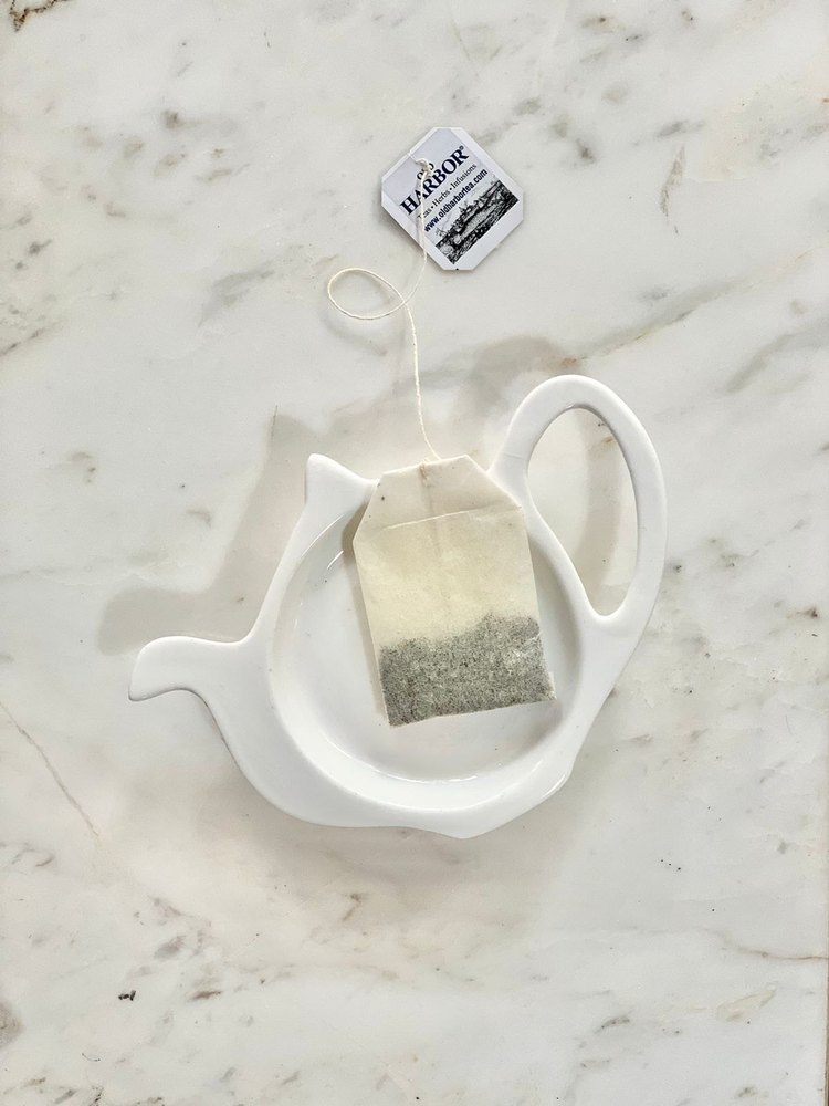 Old Harbor Kettle Shaped Tea Bag Holder