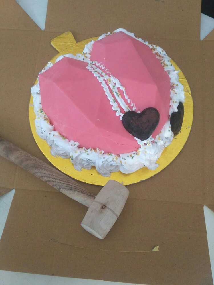Pineapple Heart Peanut Cake, For Birthday Parties, Packaging Type: Box img
