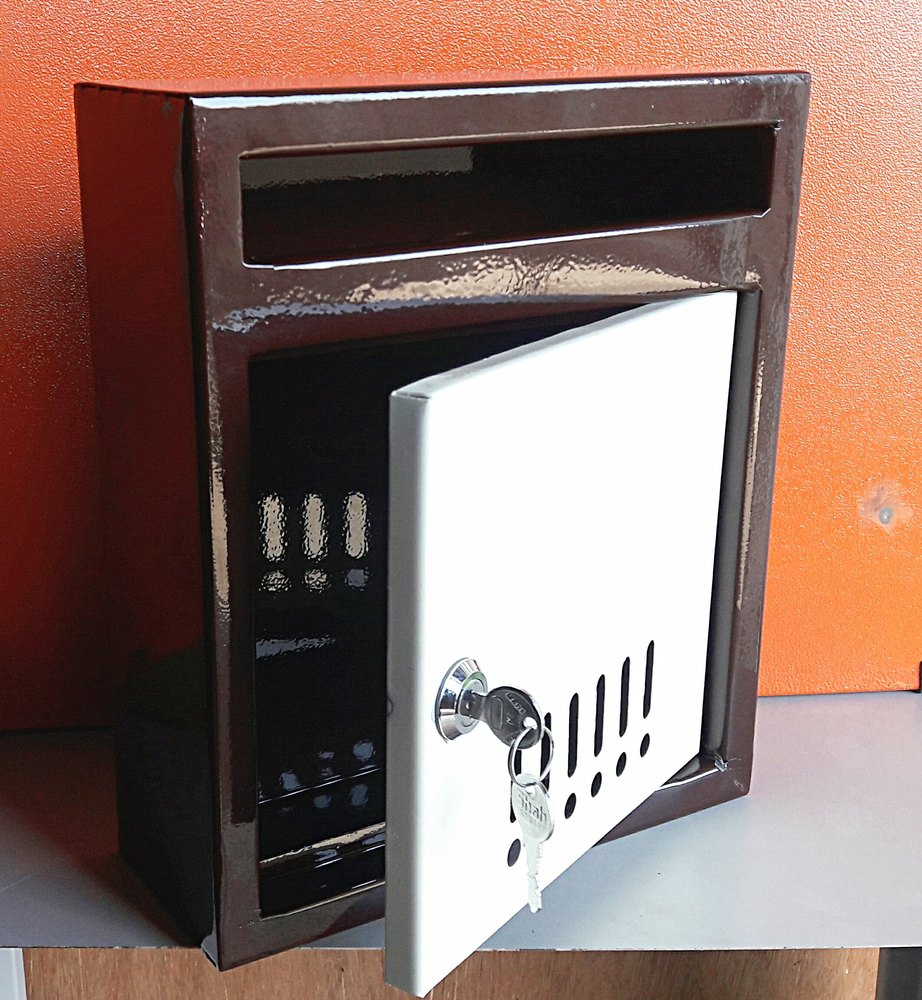 Brown& Ivery . Stainless Steel Letter Box, Size: 300mm X 250mm X100mm, Available