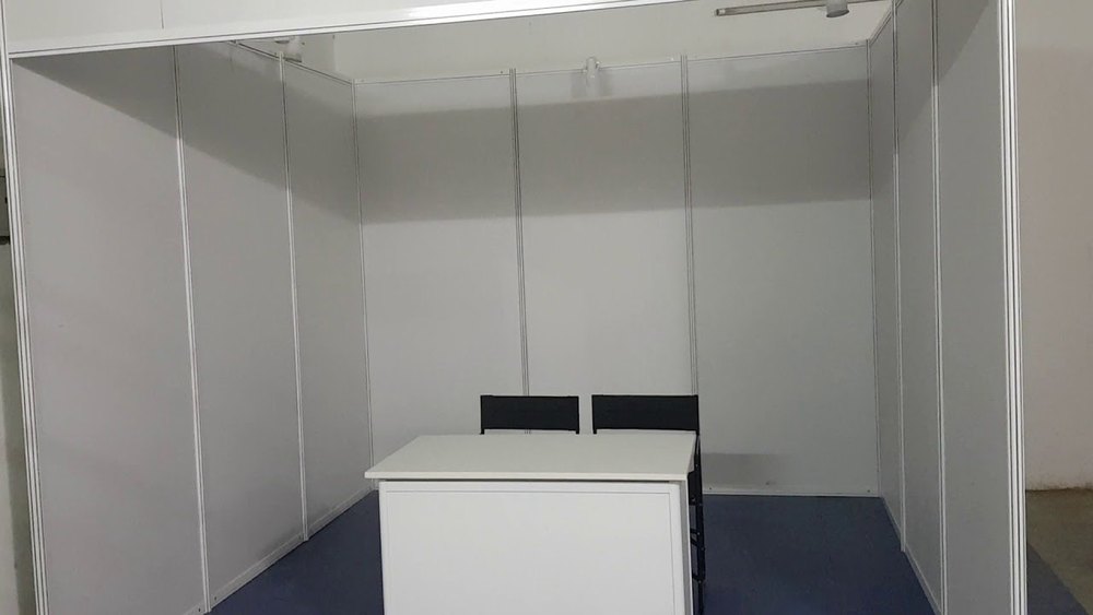 White Wooden Octanorm Stall, Size: Castumide Size