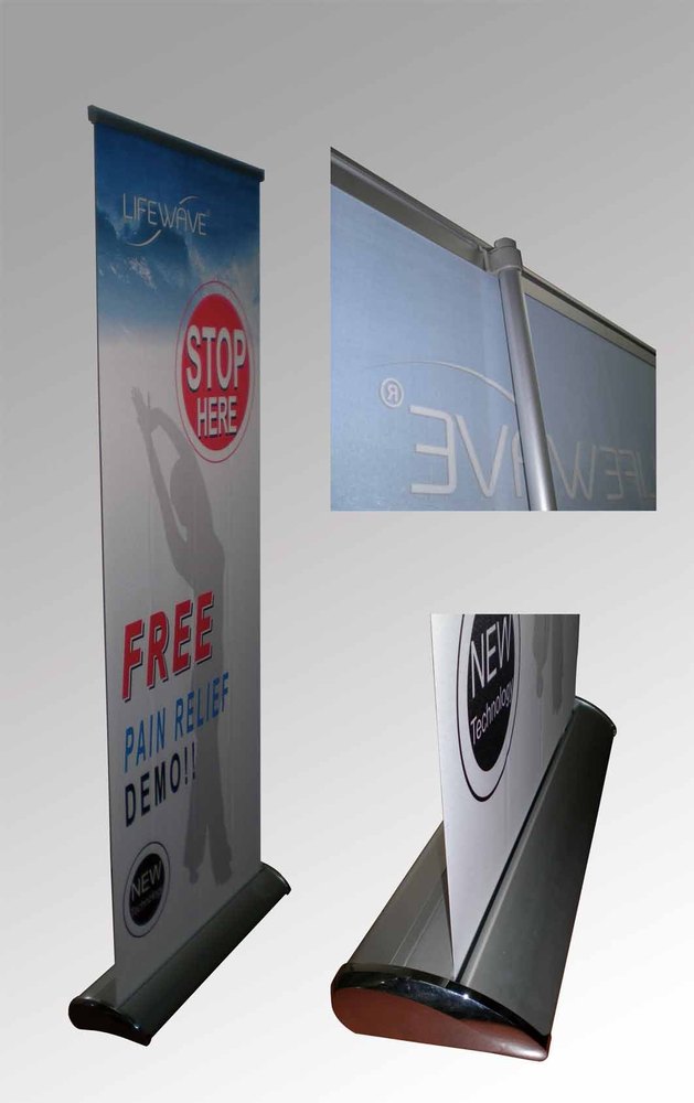 Deluxe Roll Up Silver Stand