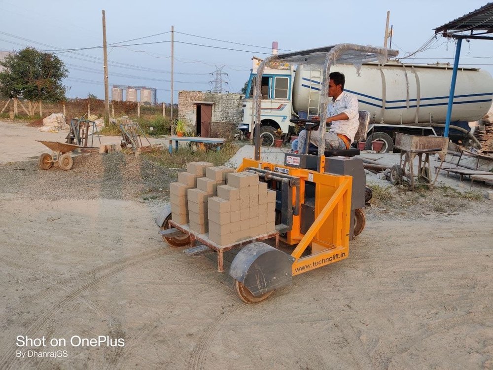 Technolift Battery Operated Rough Terrain Hydraulic Pallet Truck _ Rough Terran Truck