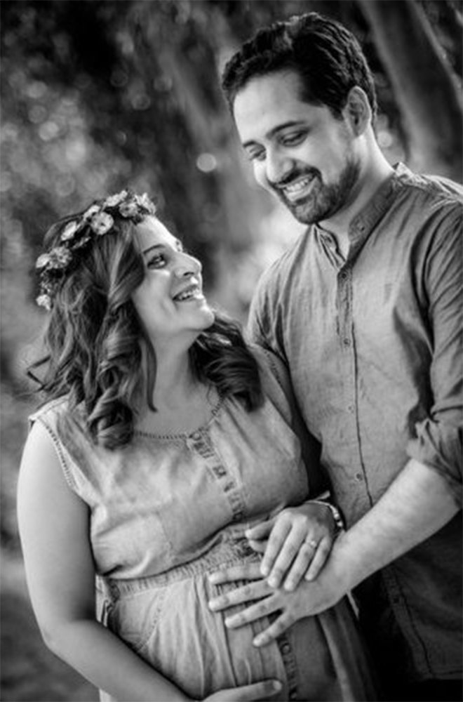 Black and White Maternity Photography Services, Delhi Ncr