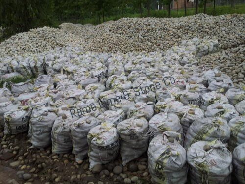 Packaging of Pebbles In Bags