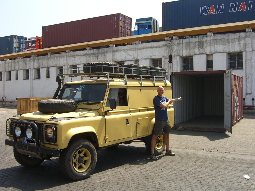 International Shipping Overland Vehicles Of Travellers, Mumbai