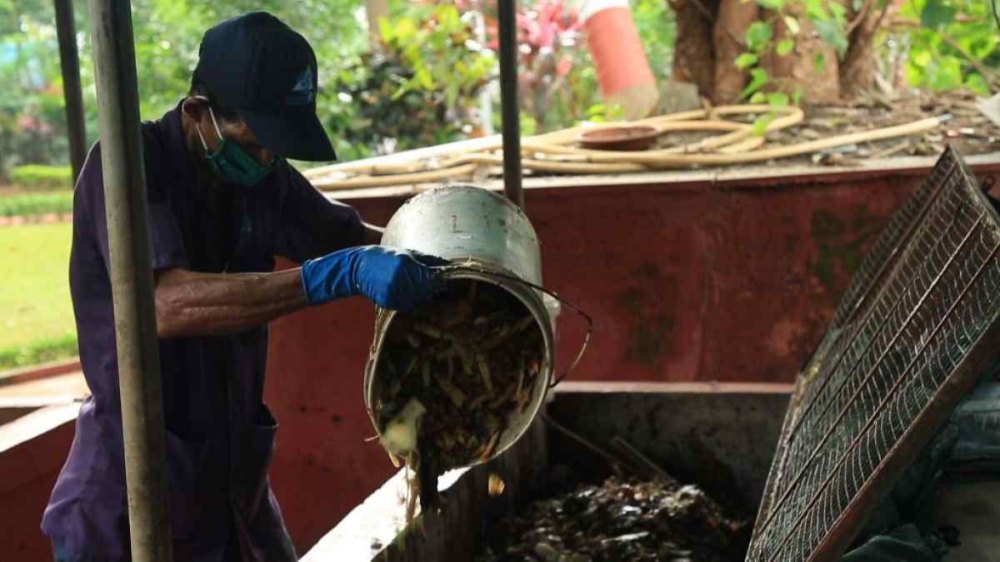 Biodegradable Daily Pit Composting Solid Waste Management img