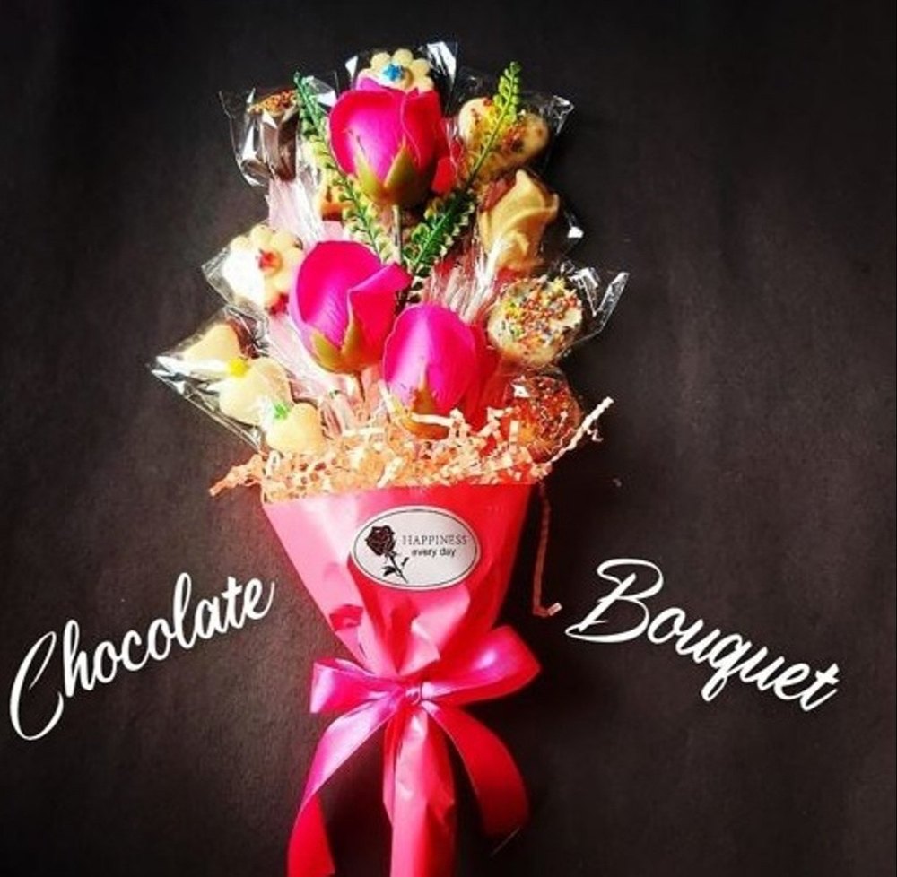 Cream And Pink Flower Chocolate Bouquet, For Gift