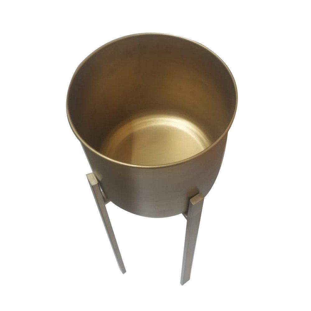 Iron Garden Pot, Size: 18mm X 24 mm