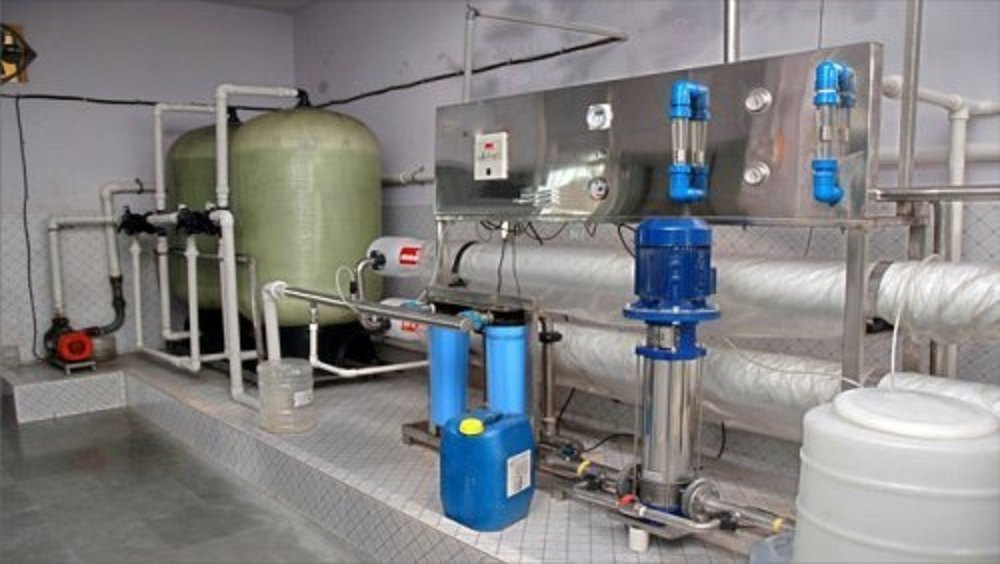 Semi-Automatic FRP Big Commercial RO Plant, Number of Membranes in RO: 5, 5000-6000 (Liter/hour)