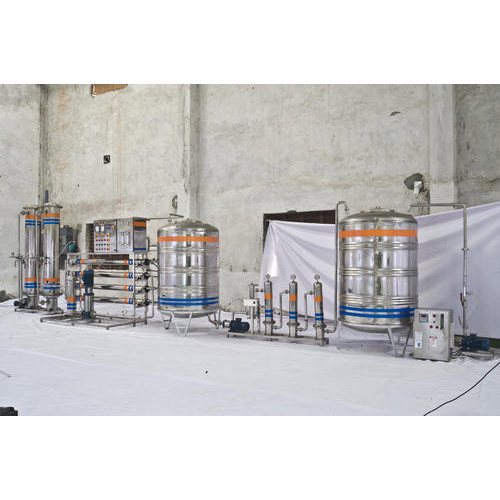 Reverse Osmosis Stainless Steel Water Purification Plant, Water Storage Capacity: 2000 L