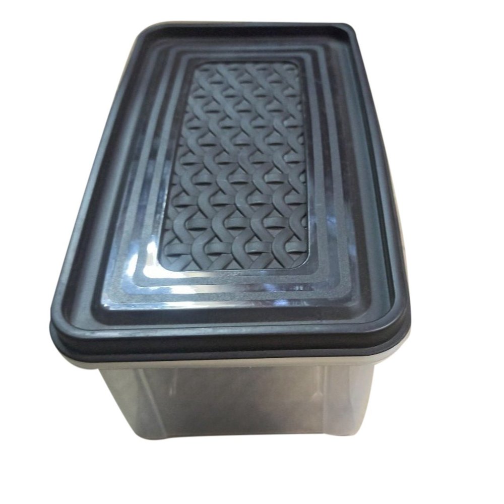 White and Black Plastic Bread Box, Capacity: 1 kg, Size/Dimension: 7*3 Inch (l*w)