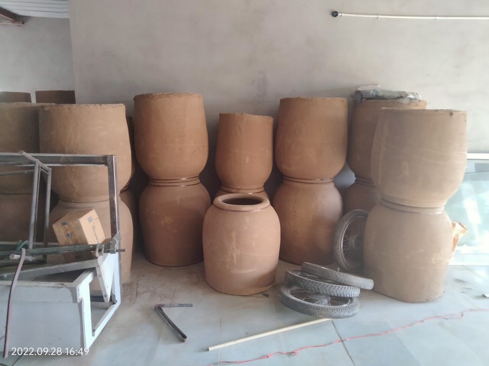 Clay Mitti Stainless Steel Tandur Matka, For Hotel, Capacity: 25