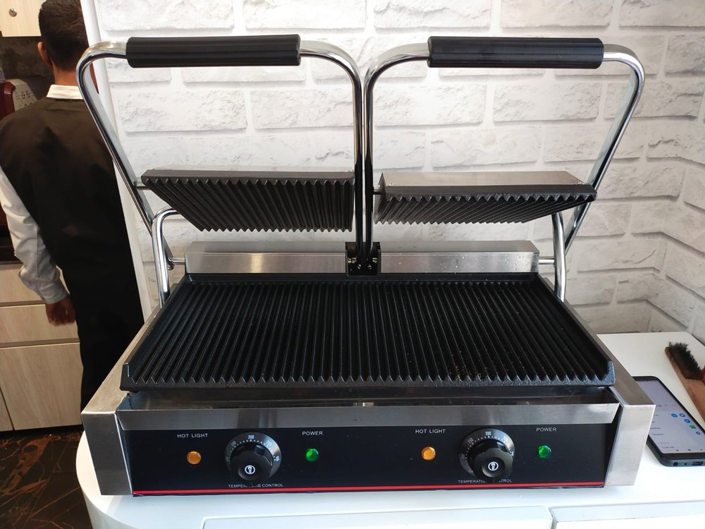 Diamond Black Electric Double sandwich Griller, Mo813, For Commercial, Size: 565x370x190mm