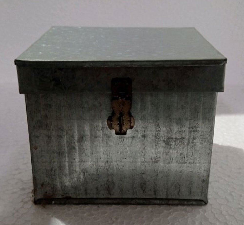 Iron Tin Gift Box